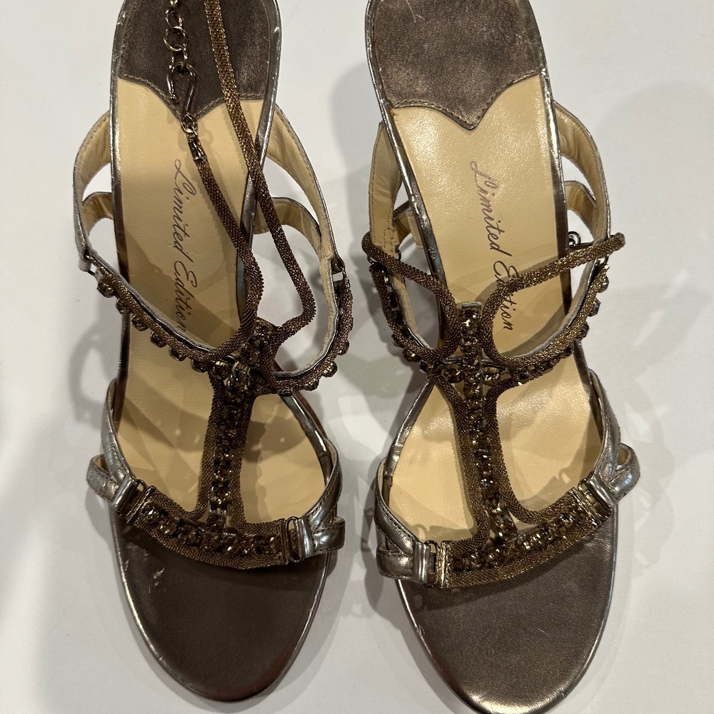 Women's Veronica‎ Pewter Sandals Heels Limited Edition - Size 8.